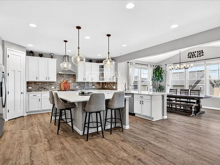 5176 Ditmars Trl — Photo 12