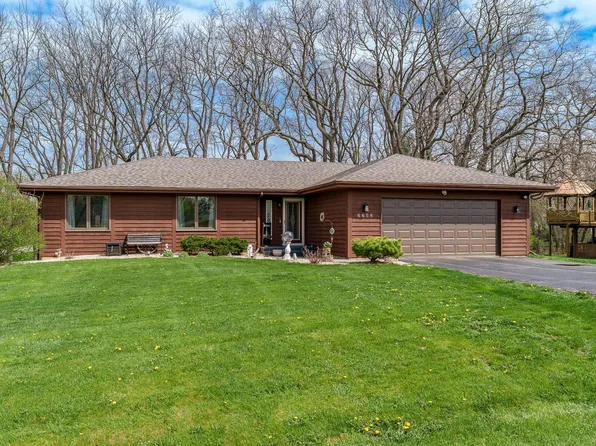 6658 Nestlewood Dr, Roscoe, IL 61073