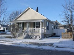 433 9th St, Peru, IL 61354