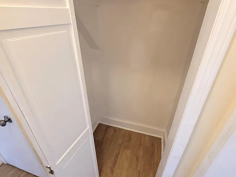 576 Zion St — Photo 3