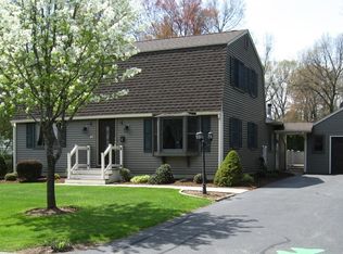 32 Baymor Dr, East Longmeadow, MA 01028