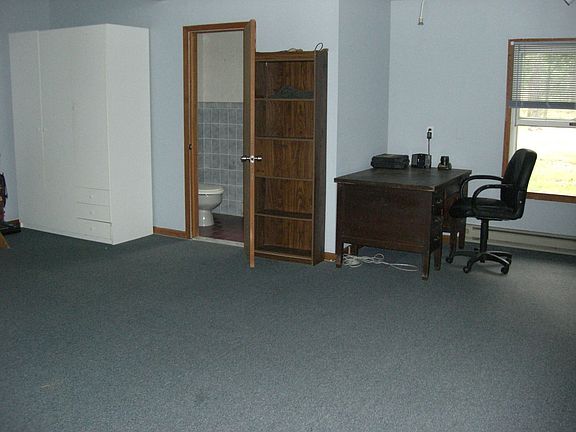 Large Family Rm w/ 1/2 Bath