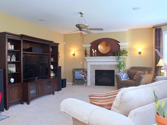 4th image of 5376 Elmwood Ln