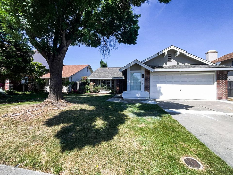 1st image of 1455 Everett Way