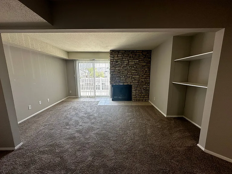 Coventry Court West Apartments — Photo 60