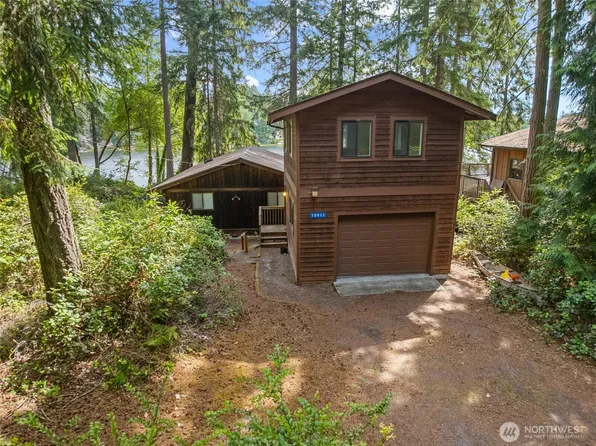 10911 Country Club Drive, Anderson Island, WA 98303