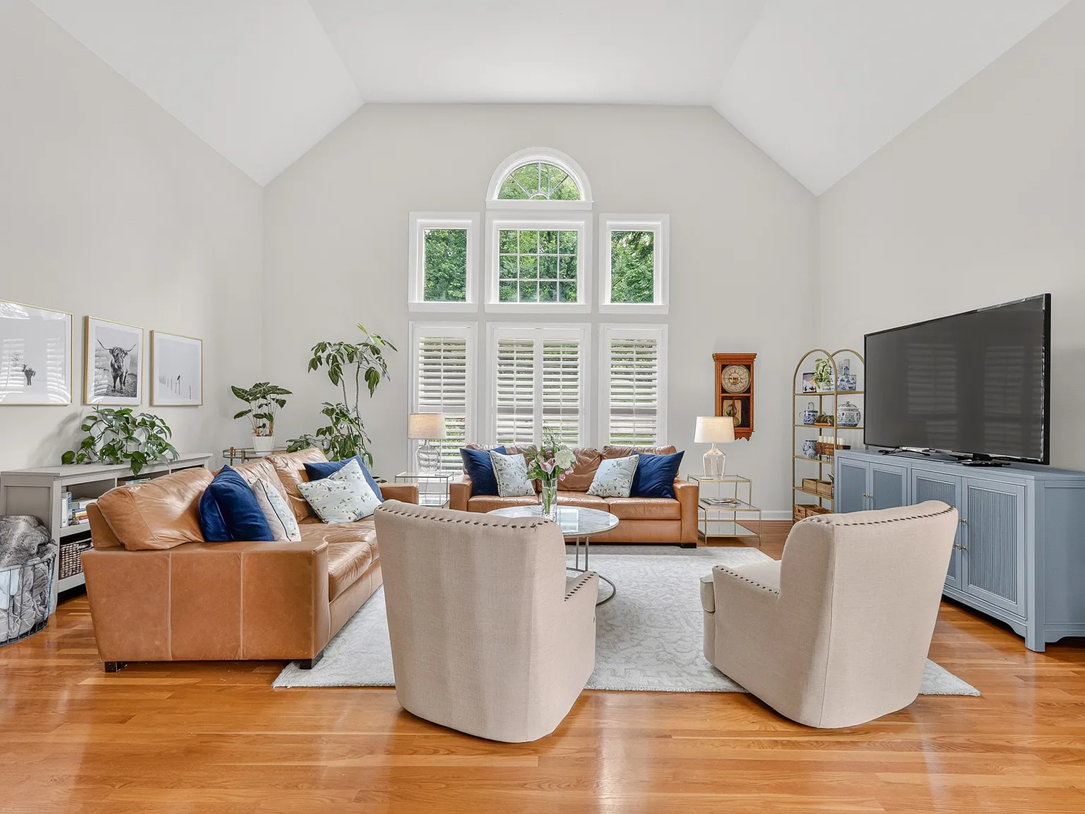 4 bed, 3.5 bath, 4154 sqft, $5,500 — Photo 3