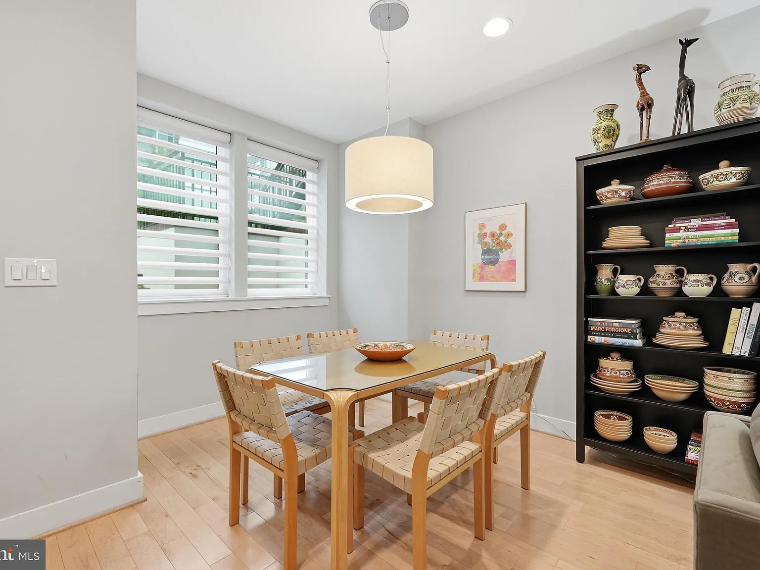 2 bed, 2.5 bath, 987 sqft, $4,000 — Photo 4