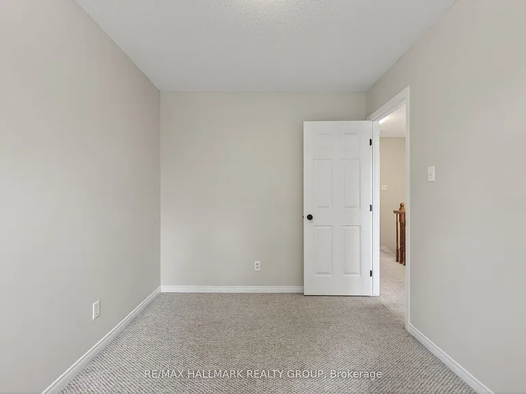 130 College Cir — Photo 28