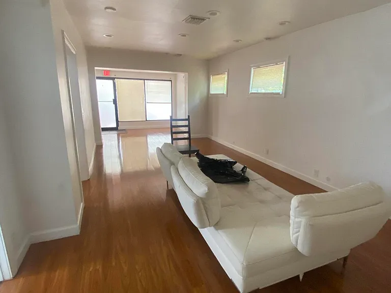 809 E Broward Blvd — Photo 2