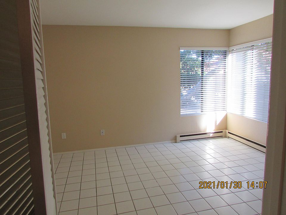 2nd image of 13724 Ruette Le Parc Unit B