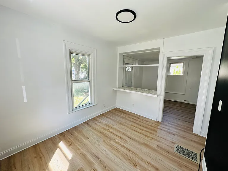 436 S Hamilton St — Photo 7