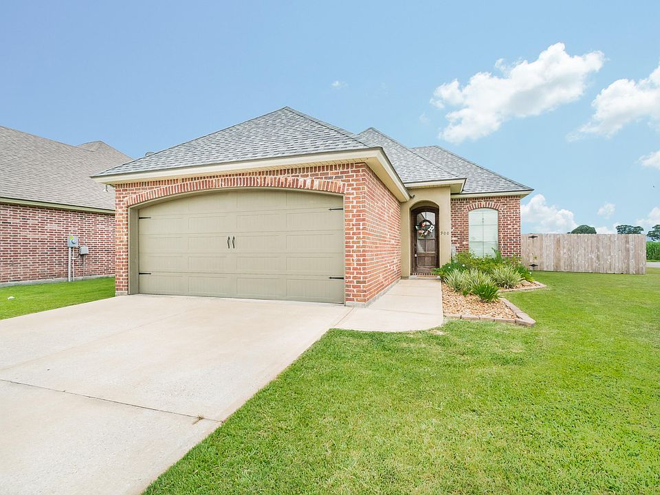 1st image of 900 Highland View Dr