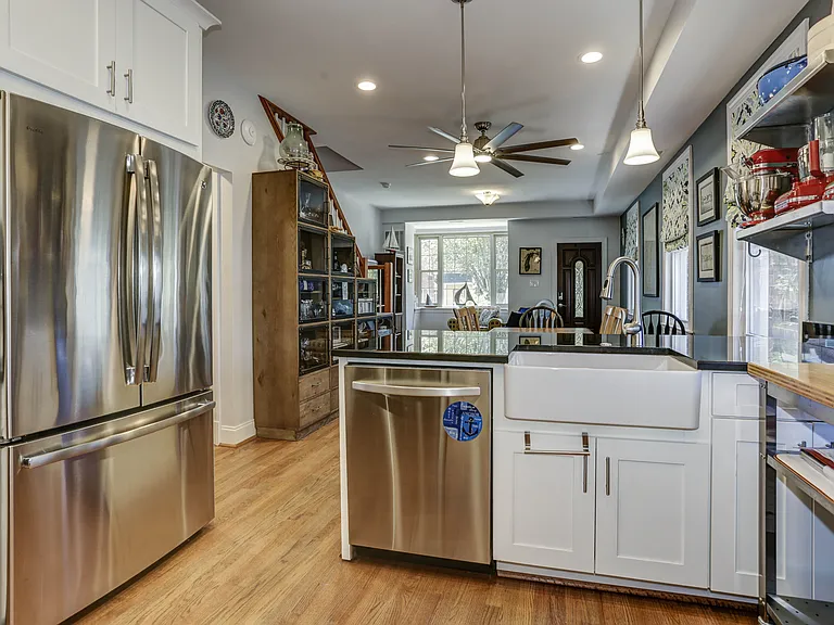 821 Tewkesbury Pl NW — Photo 18