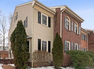 238 Georgetowne Ct, Royersford, PA 19468