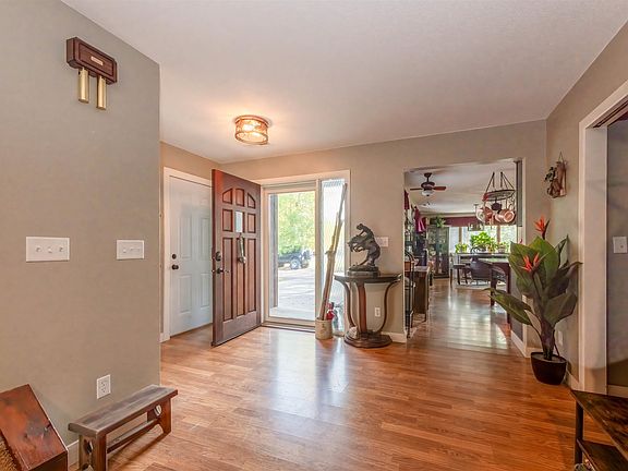 3rd image of 2309 S Valley Dr