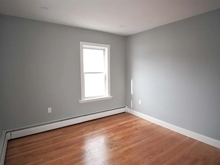 211 Jefferson Ave #3 — Photo 9
