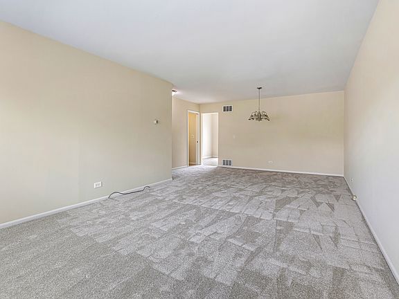 5th image of 907 Banbury Ct