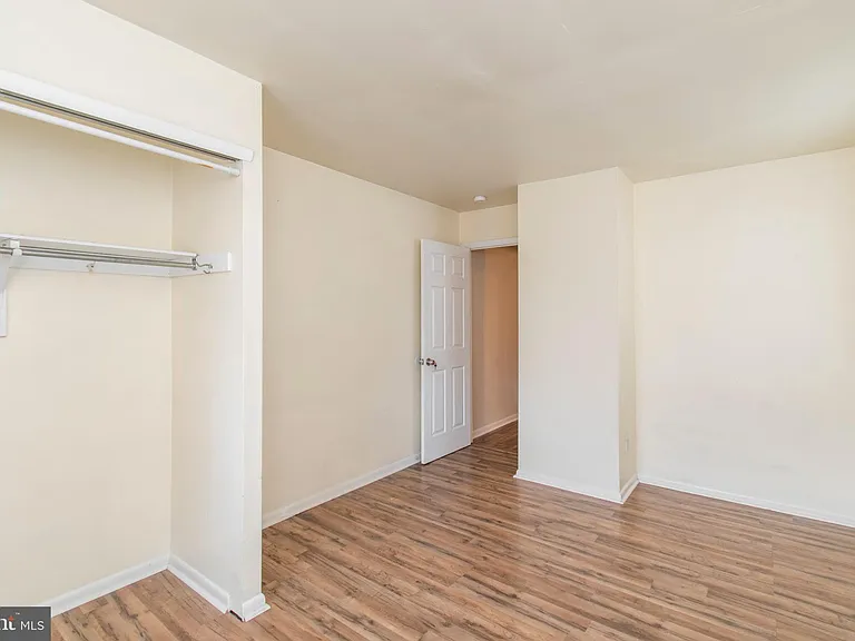 1635 Fontain St — Photo 18