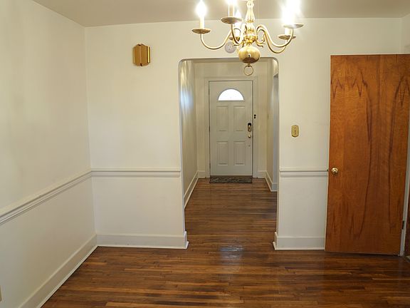 4th image of 5701 Barberry Ln