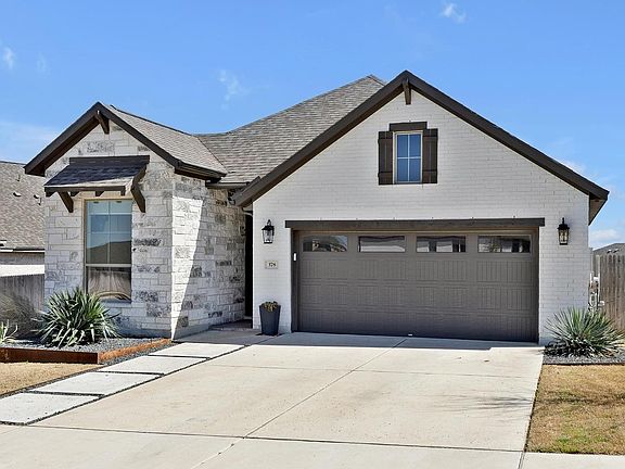 3rd image of 378 Carpenter Hill Dr