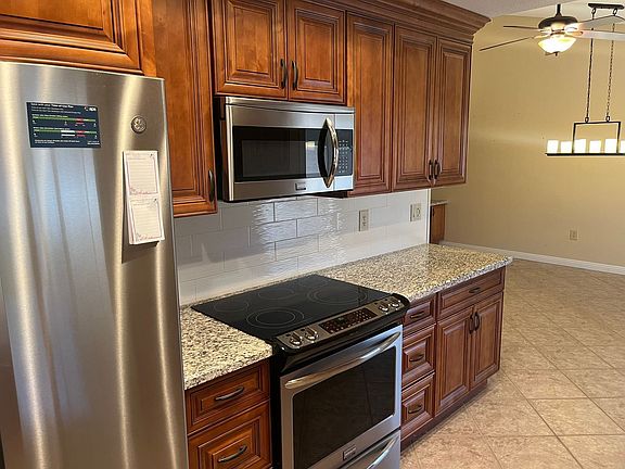 3rd image of 13639 W Gardenview Dr