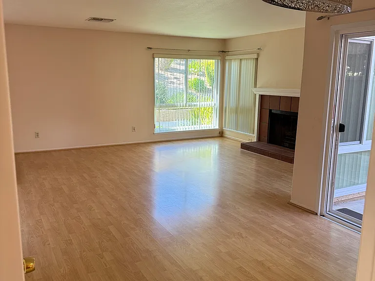 365 N Sprucewood Ave — Photo 7