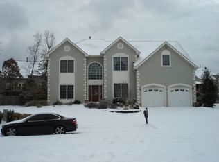 3811 Hunt Manor Dr, Fairfax, VA 22033