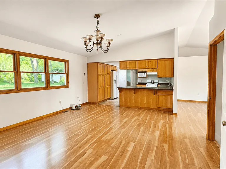 1425 N Sutton Rd — Photo 5