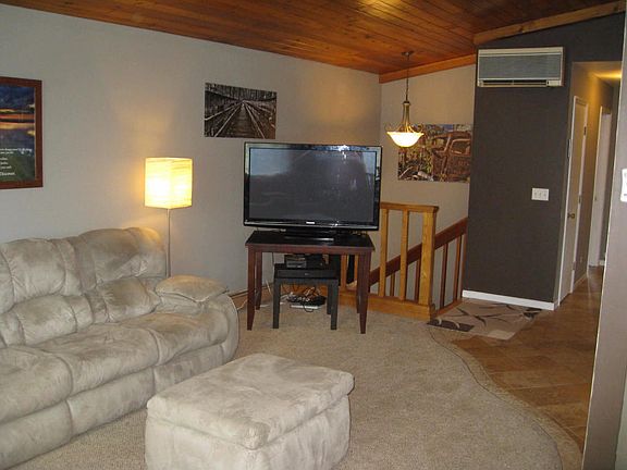 5th image of 248 Hillside Dr