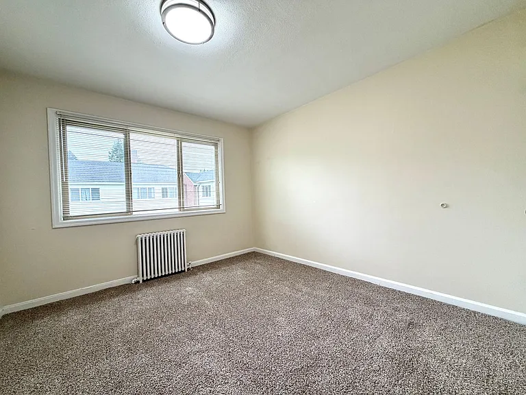 105 NE 61st Ave #1-21 — Photo 8