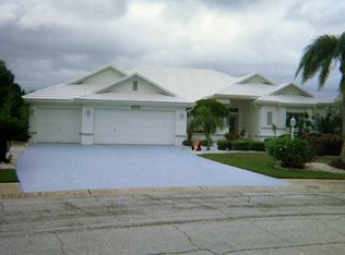 1213 Peridot Ln, Sun City Center, FL 33573