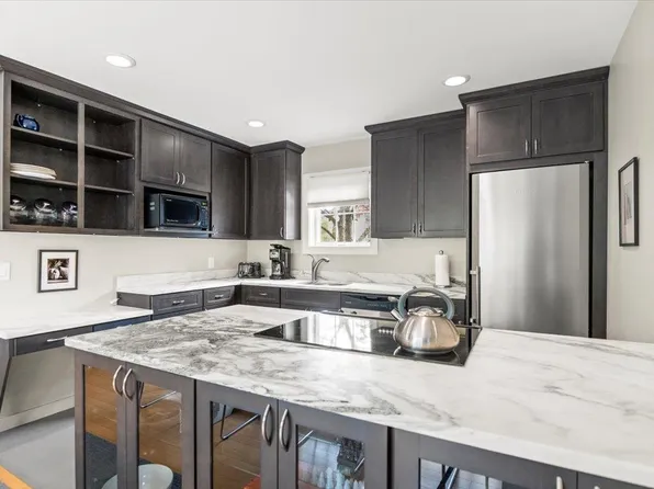 32 Eagle Nest Rd, Manchester Center, VT 05255