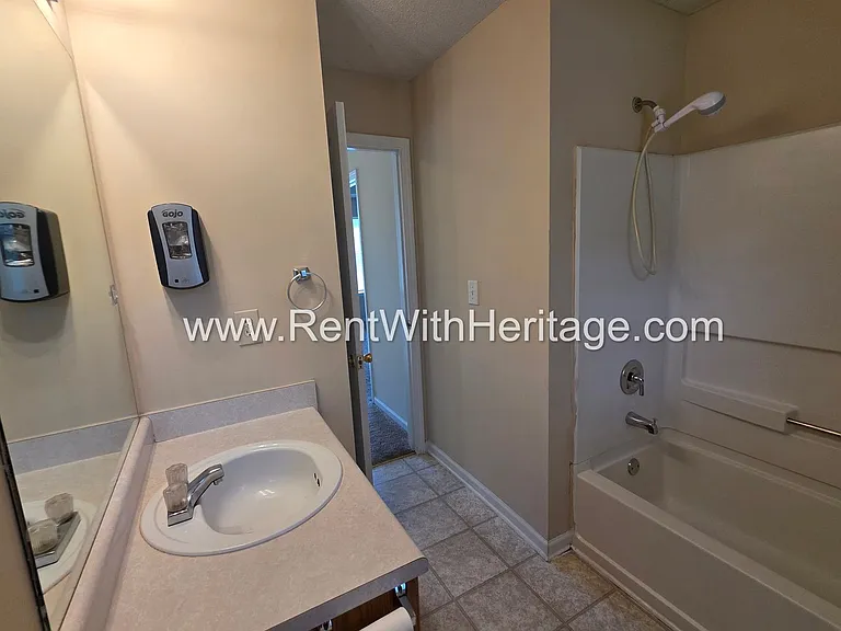 6535 Manor Creek Dr — Photo 27