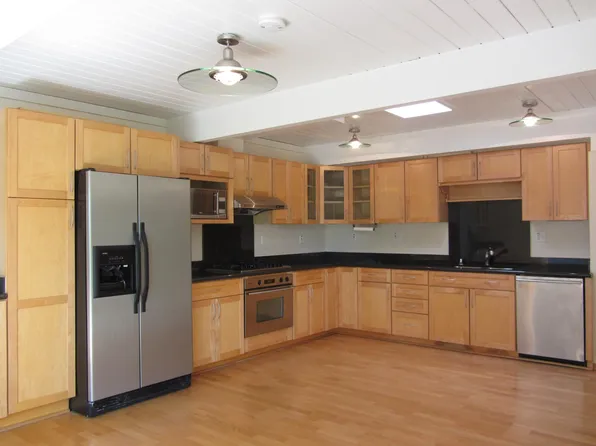 3304 Kenneth Dr, Palo Alto, CA 94303