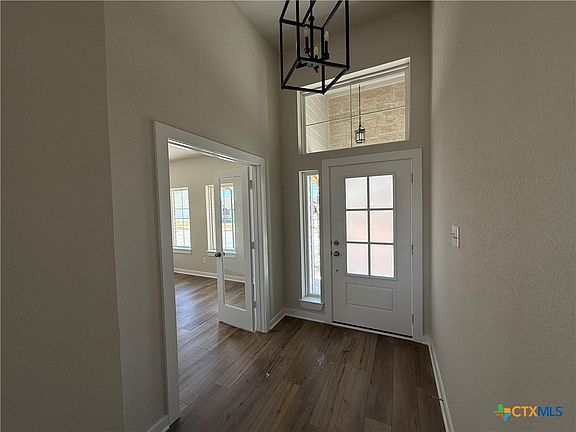2nd image of 5512 Aurelia Dr