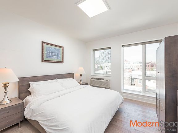 3rd image of 527 51st Ave APT Phc