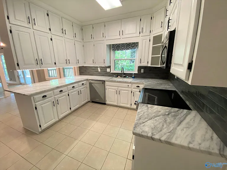 10103 Shadow Wood Dr SE — Photo 8