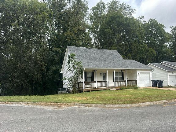 3rd image of 112 Christopher Dr