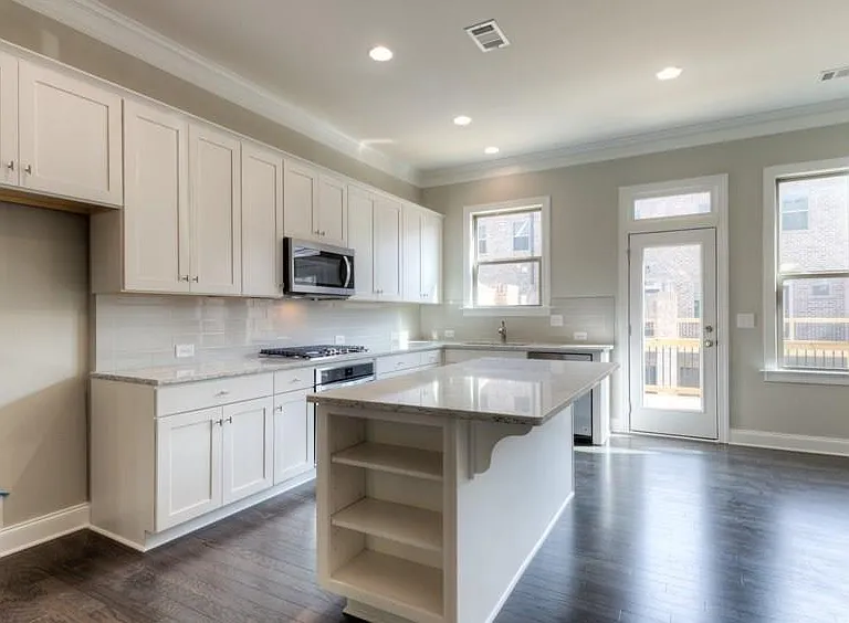 2286 McLean Chase SE — Photo 8