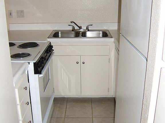 5th image of 3773 Haines St APT 27