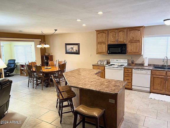5th image of 8312 E FAY Avenue