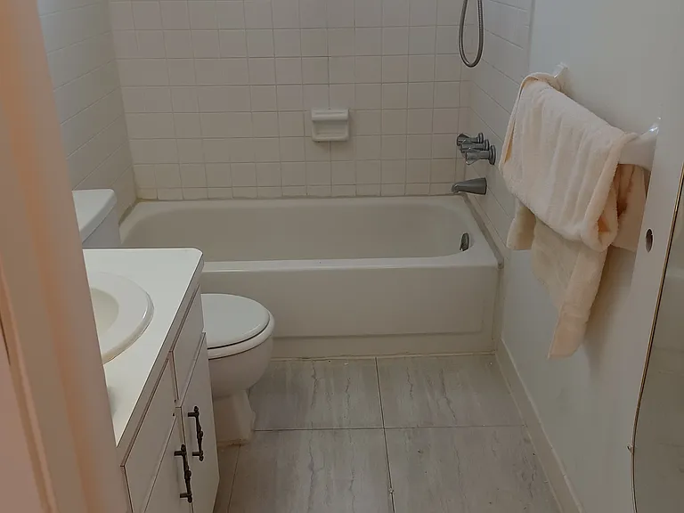 6437 Limerick Ave — Photo 8