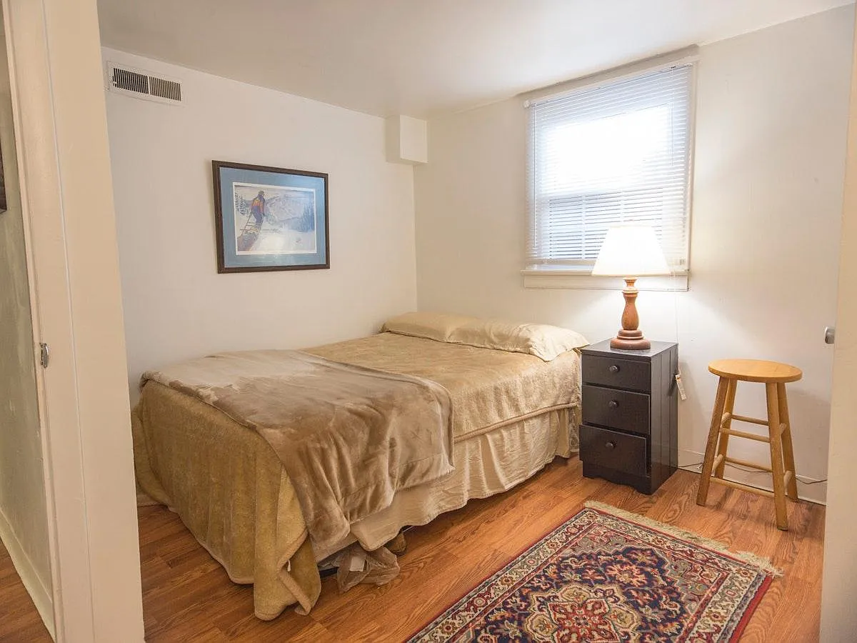 4 bed, 1229 sqft, $2,000 — Photo 3