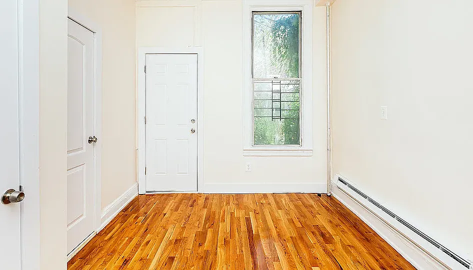 74 Starr Street — Photo 4