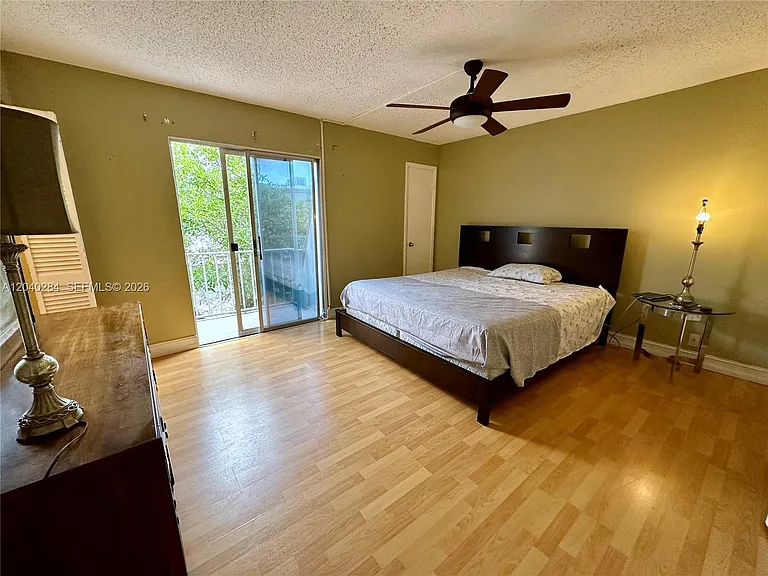 1100 SE 4th Ave #32 — Photo 5