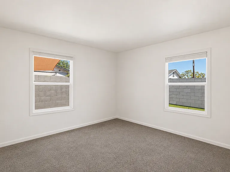 1005 E Mariposa St — Photo 16