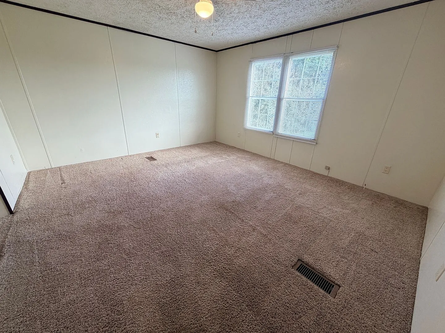 3BD/2B Mobile Home in Lakeland, GA — Photo 4