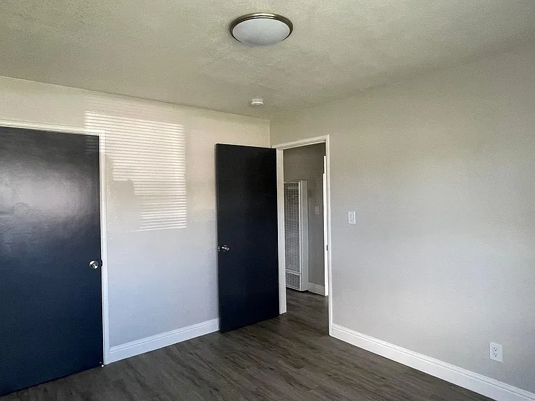 2335 N 2nd St — Photo 8