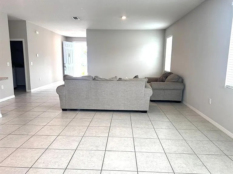 863 Hudson Valley Dr — Photo 9
